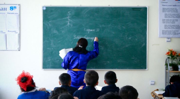 Багш, ажилчдын үндсэн цалинг 50 хувиар нэмэгдүүлж, нэмэгдэл, нэмэгдэл хөлсийг үндсэн цалингаас тооцож олгохоор боллоо